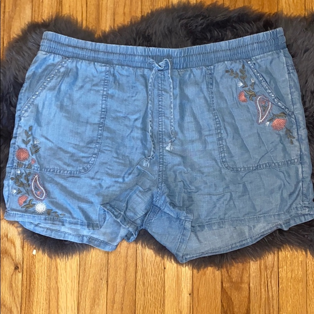Flower shorts